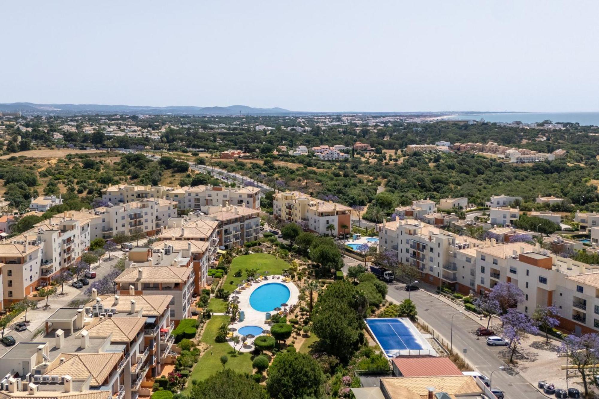 Penthouse With Pool View In By Lovelystay Appartement