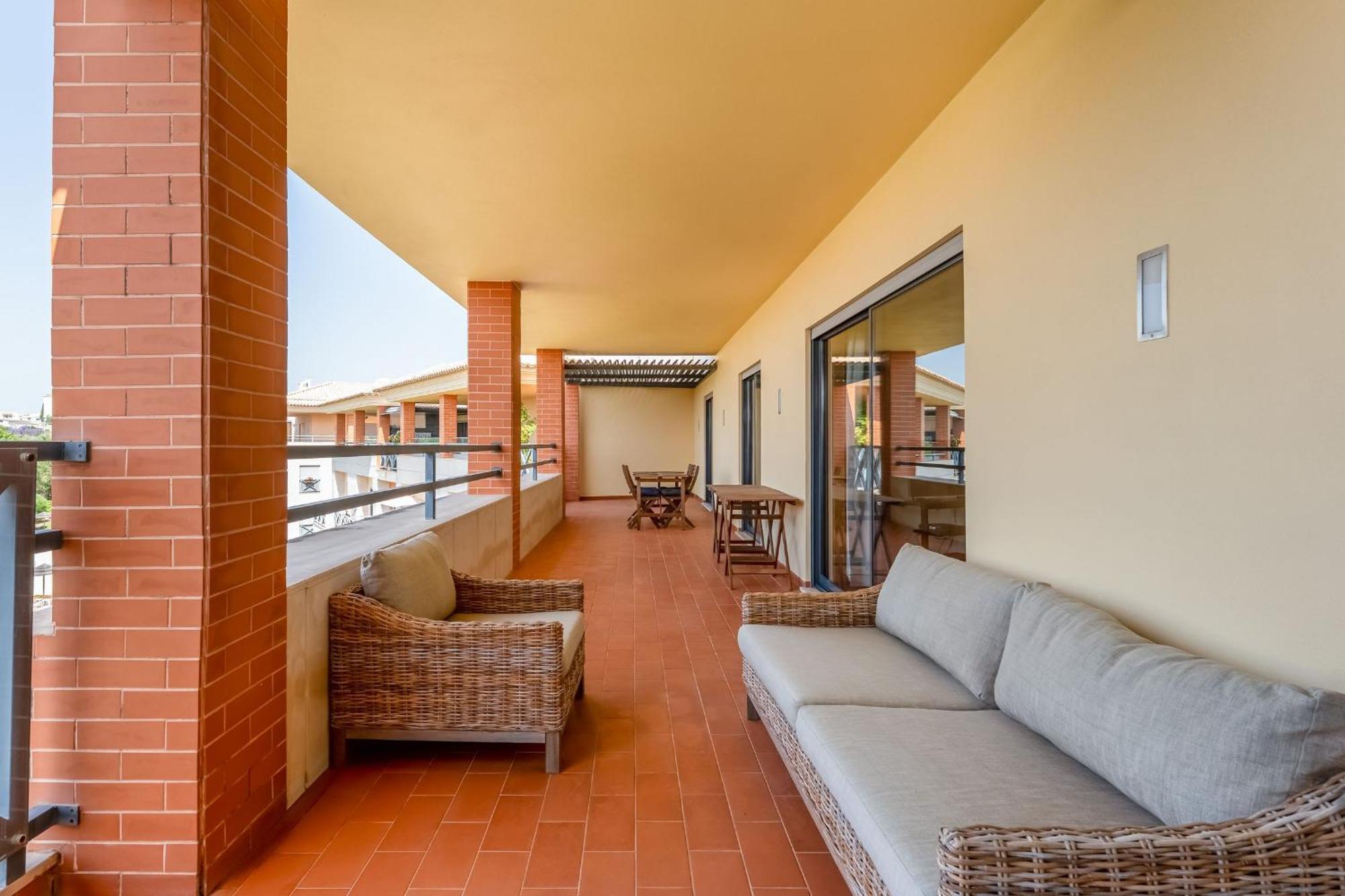 Penthouse With Pool View In By Lovelystay Appartement Albufeira